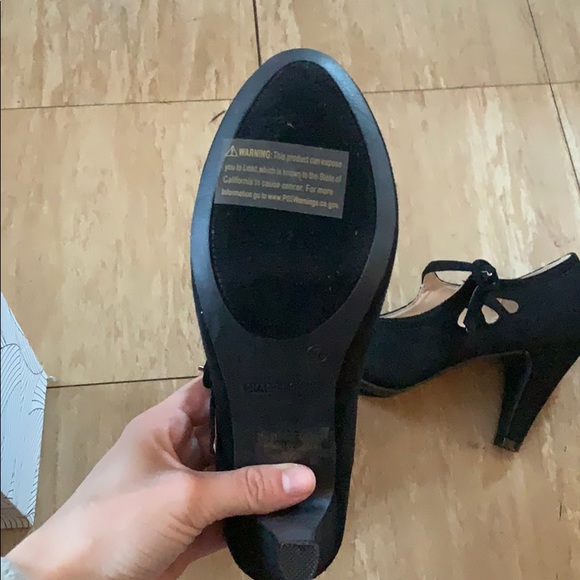 Retro Inspired Faux Suede Heels - Picture 3 of 5